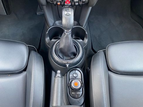 Used 2016 MINI Cooper 4-Door Hardtop image 26