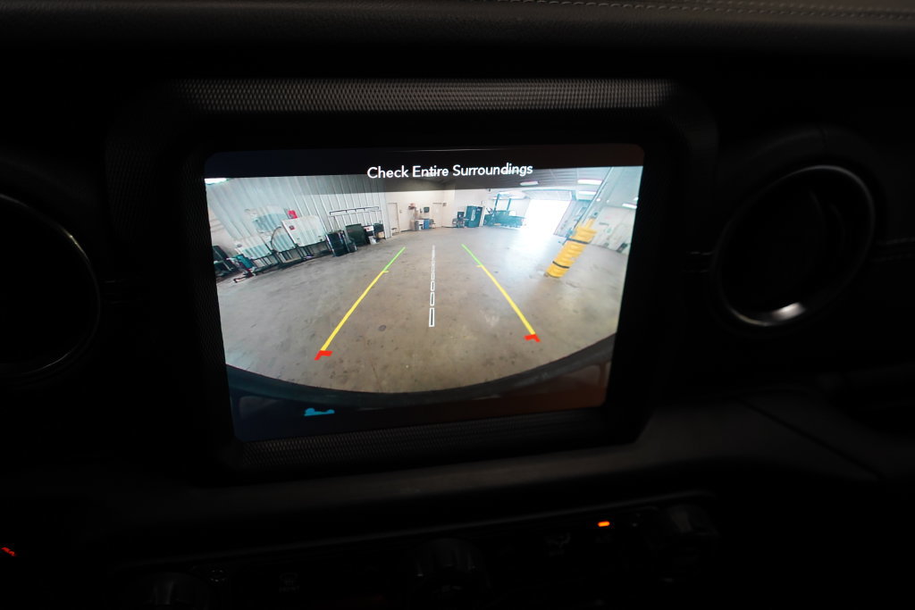 Used 2022 Jeep Wrangler Unlimited Sahara AWD/4WD image 41