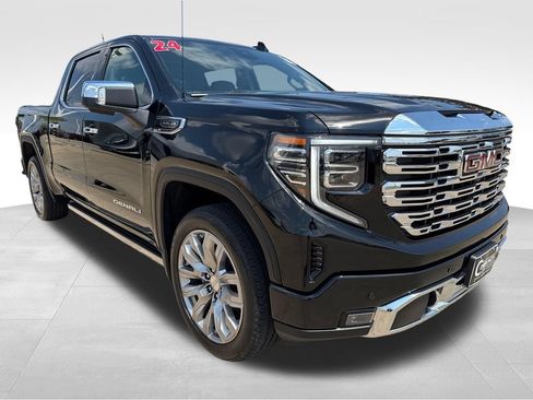 Used 2024 GMC Sierra 1500 Denali w/ Denali Reserve Package AWD/4WD image 9