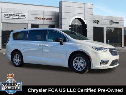 Used 2024 Chrysler Pacifica Touring-L