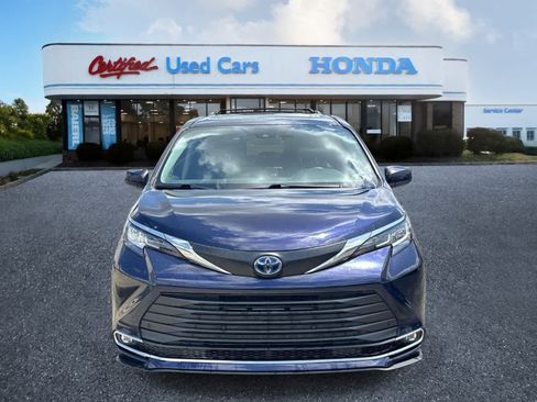 Used 2022 Toyota Sienna XLE FWD image 8