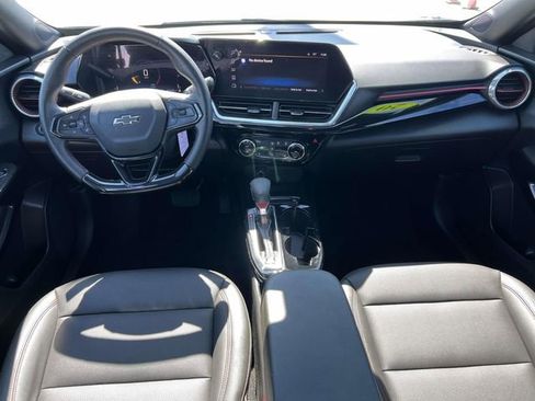 Certified 2024 Chevrolet Trax RS w/ Sunroof Package image 13