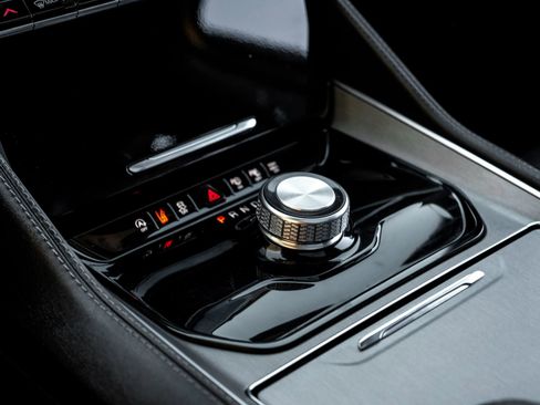 Used 2024 Jeep Wagoneer Series II w/ Convenience Group I image 30