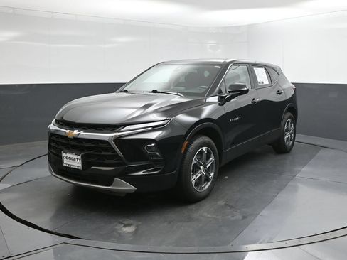 Used 2025 Chevrolet Blazer LT FWD image 33