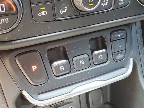 Used 2019 GMC Terrain SLT w/ Preferred Package AWD/4WD image 18