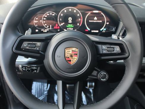 New 2026 Porsche Cayenne S image 18