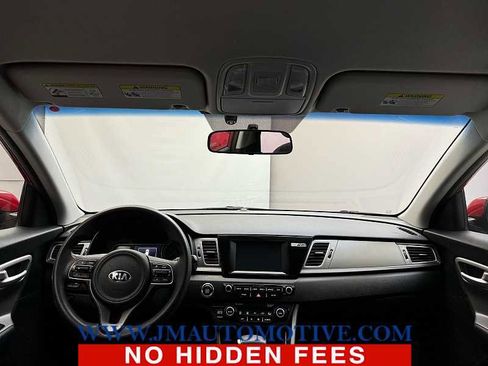 Used 2017 Kia Niro LX image 11