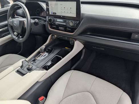 Used 2024 Toyota Grand Highlander MAX Limited image 36