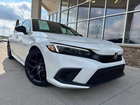 Used 2022 Honda Civic Sport image 2