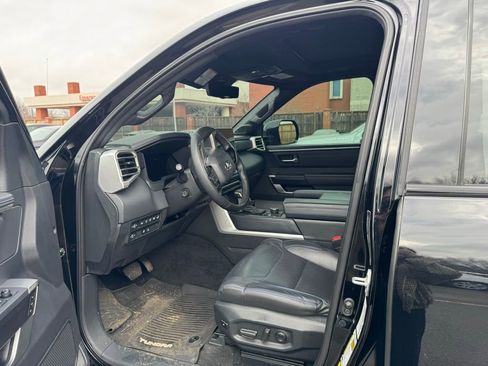 Used 2022 Toyota Tundra Platinum image 11