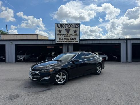 Used 2022 Chevrolet Malibu LS FWD image 1
