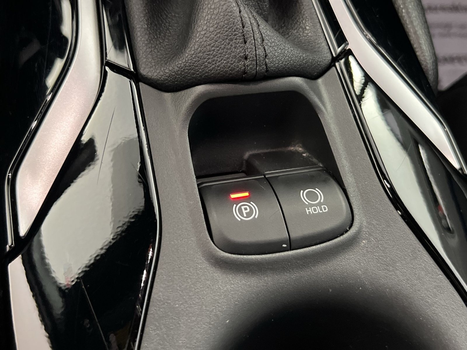 Used 2023 Toyota Corolla Cross AWD Hybrid w/ Convenience Package image 32