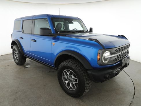 Used 2025 Ford Bronco Badlands image 18