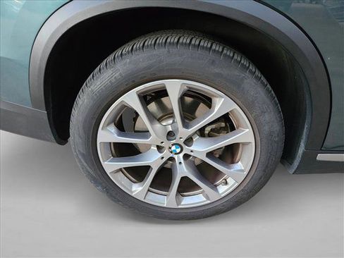Used 2024 BMW X5 xDrive40i w/ Premium Package image 25