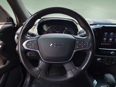 Used 2022 Chevrolet Traverse LT FWD image 12