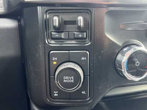 New 2026 Ford F350 Lariat w/ Black Appearance Package image 7