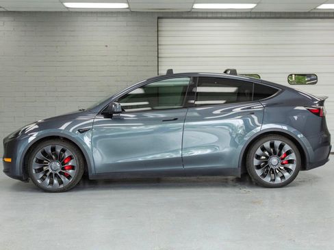 Used 2022 Tesla Model Y Performance AWD/4WD image 6