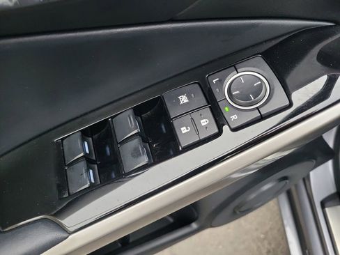 Used 2016 Lexus IS 200t image 21