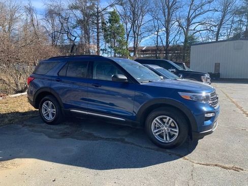 Used 2023 Ford Explorer XLT w/ Equipment Group 202A image 4