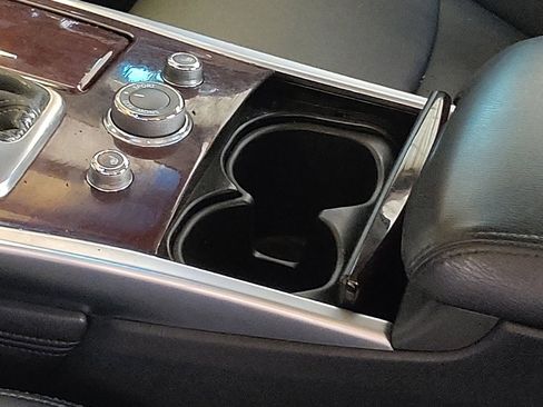 Used 2018 INFINITI Q70 L 3.7 image 26