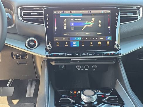 New 2026 Jeep Grand Wagoneer L Limited w/ Convenience Group I image 20