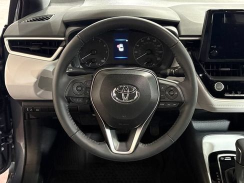 Used 2025 Toyota Corolla SE FWD image 17