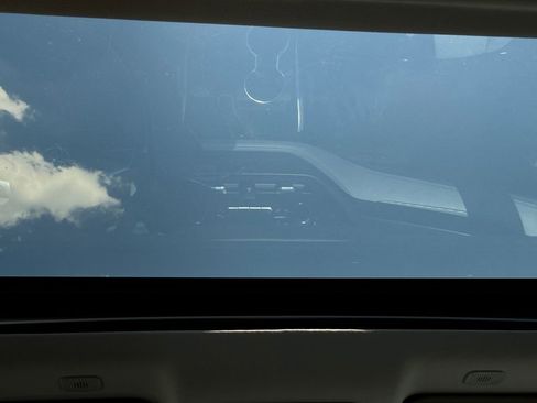 Used 2023 Toyota Highlander XLE AWD/4WD image 28
