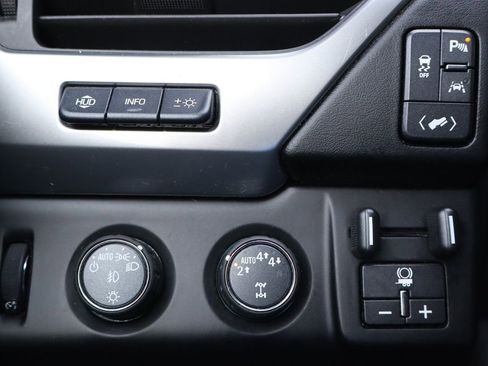 Used 2018 Chevrolet Tahoe Premier image 17