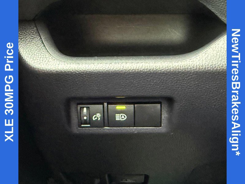 Used 2024 Toyota RAV4 XLE FWD image 29