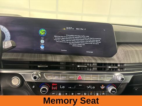 Used 2024 Kia Telluride SX w/ Towing Package image 18