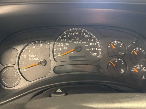 Used 2004 Chevrolet Silverado 1500 LS AWD/4WD image 13