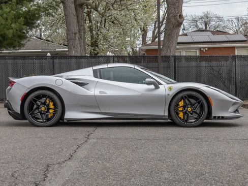Used 2022 Ferrari F8 Tributo RWD image 27