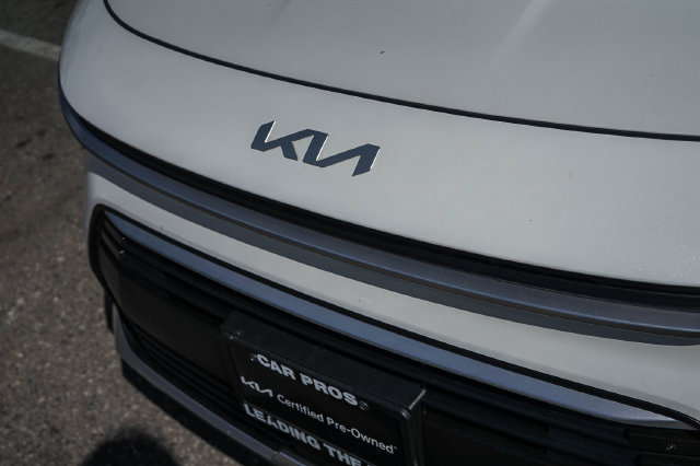 Certified 2025 Kia Niro EX FWD image 6