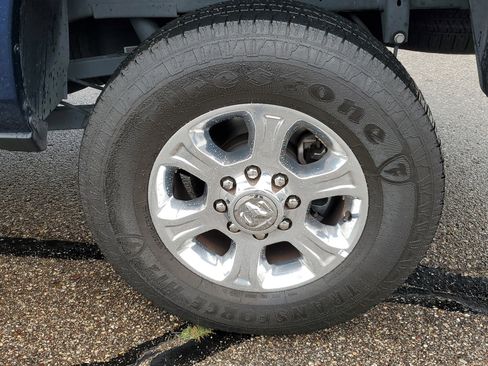 Used 2024 RAM 2500 Big Horn w/ Sport Appearance Package image 5