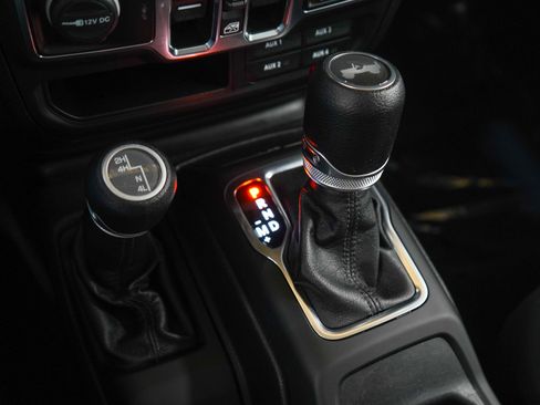 Used 2020 Jeep Wrangler Unlimited Sport S AWD/4WD image 24