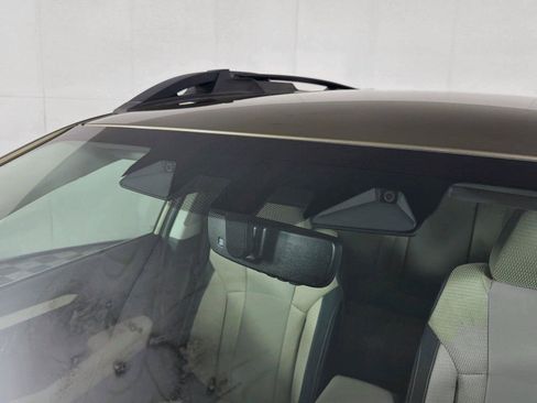 Used 2025 Subaru Outback Premium w/ Popular Package #1A AWD/4WD image 39