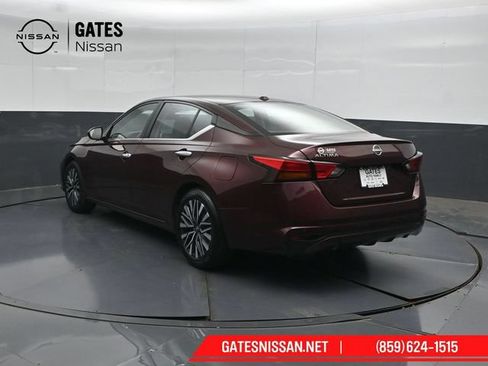 Used 2025 Nissan Altima 2.5 SV FWD image 8
