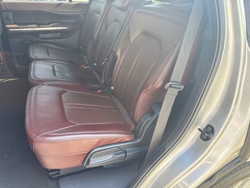 Used 2024 Ford Expedition Limited RWD image 18