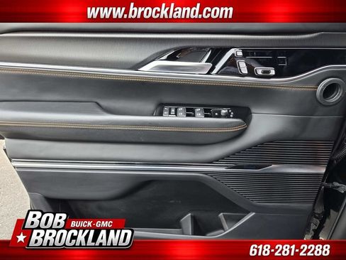 Used 2024 Jeep Grand Wagoneer Series III w/ Rear Seat Video Group 1 AWD/4WD image 41