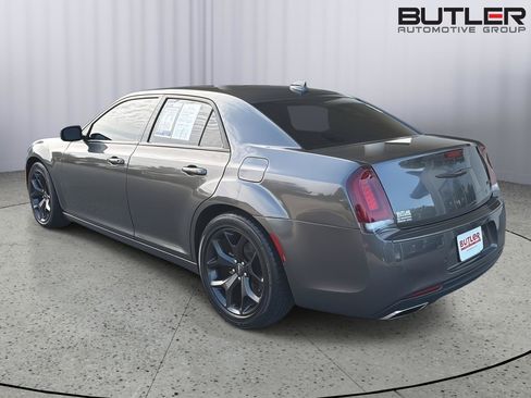 Used 2022 Chrysler 300 S RWD image 4