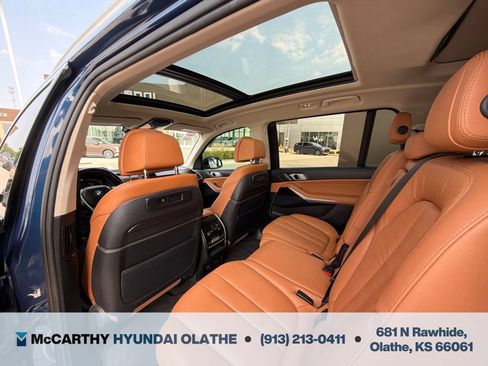 Used 2021 BMW X7 xDrive40i w/ Executive Package 2 AWD/4WD image 13