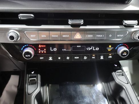 Used 2025 Kia Telluride S AWD/4WD image 27