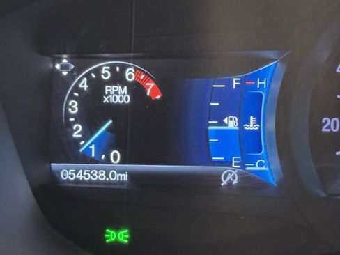 Used 2018 Ford Fusion SE w/ Fusion SE Technology Package image 9