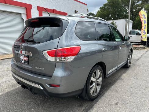 Used 2015 Nissan Pathfinder Platinum w/ Family Entertainment Package image 8