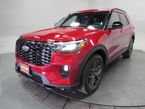 New 2026 Ford Explorer ST-Line w/ ST-Line Street Pack AWD/4WD image 3
