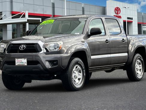 Used 2014 Toyota Tacoma PreRunner image 8