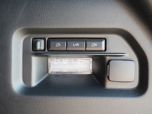 Used 2024 Ford Explorer Platinum w/ Technology Package AWD/4WD image 58