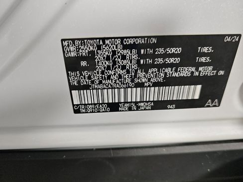 Used 2024 Toyota bZ4X Limited image 14