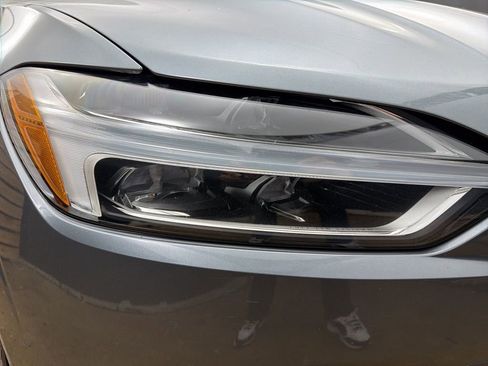 Used 2020 Volvo XC60 T6 Momentum image 31