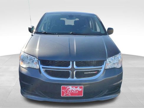 Used 2019 Dodge Grand Caravan SE w/ UConnect Hands-Free Group image 9
